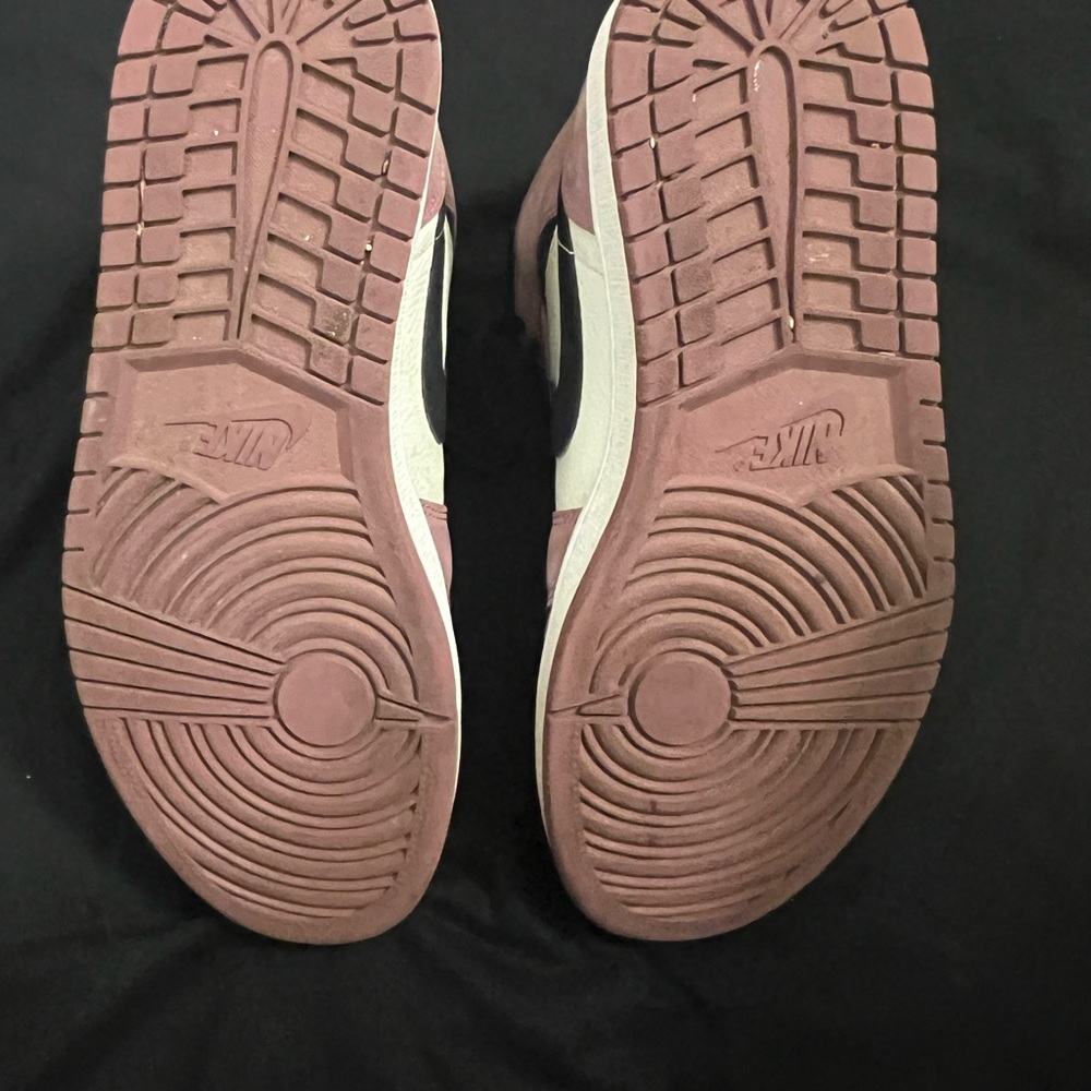 AJ1 - Picture 5 of 5